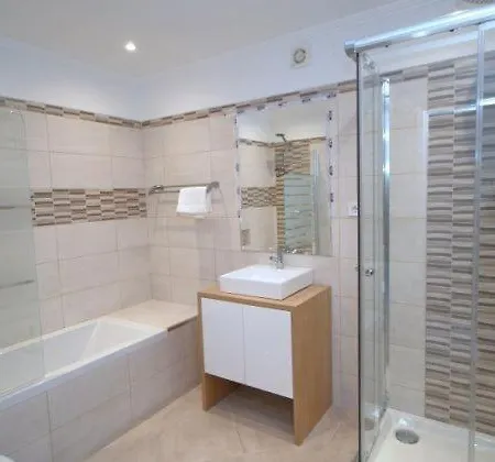 Sleeps 4 With Pool Air Con And Wifi Vale do Lobo